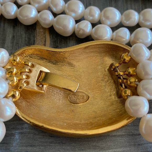 Vintage Trifari Womens Gold Choker Four Strand String Pearl Necklace 18" - Picture 5 of 11